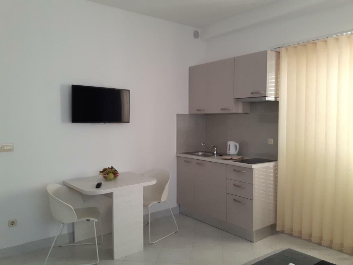 Apartments Nika Trogir Exterior photo