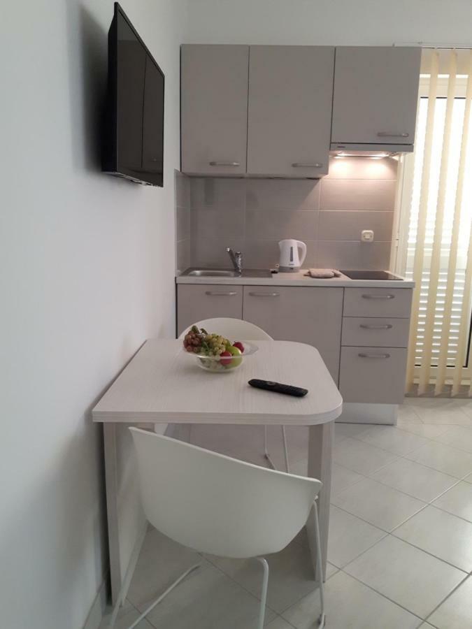 Apartments Nika Trogir Exterior photo