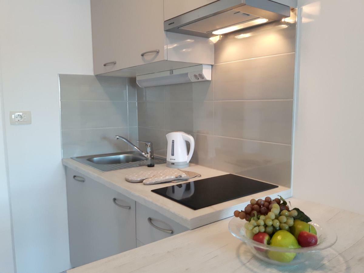 Apartments Nika Trogir Exterior photo