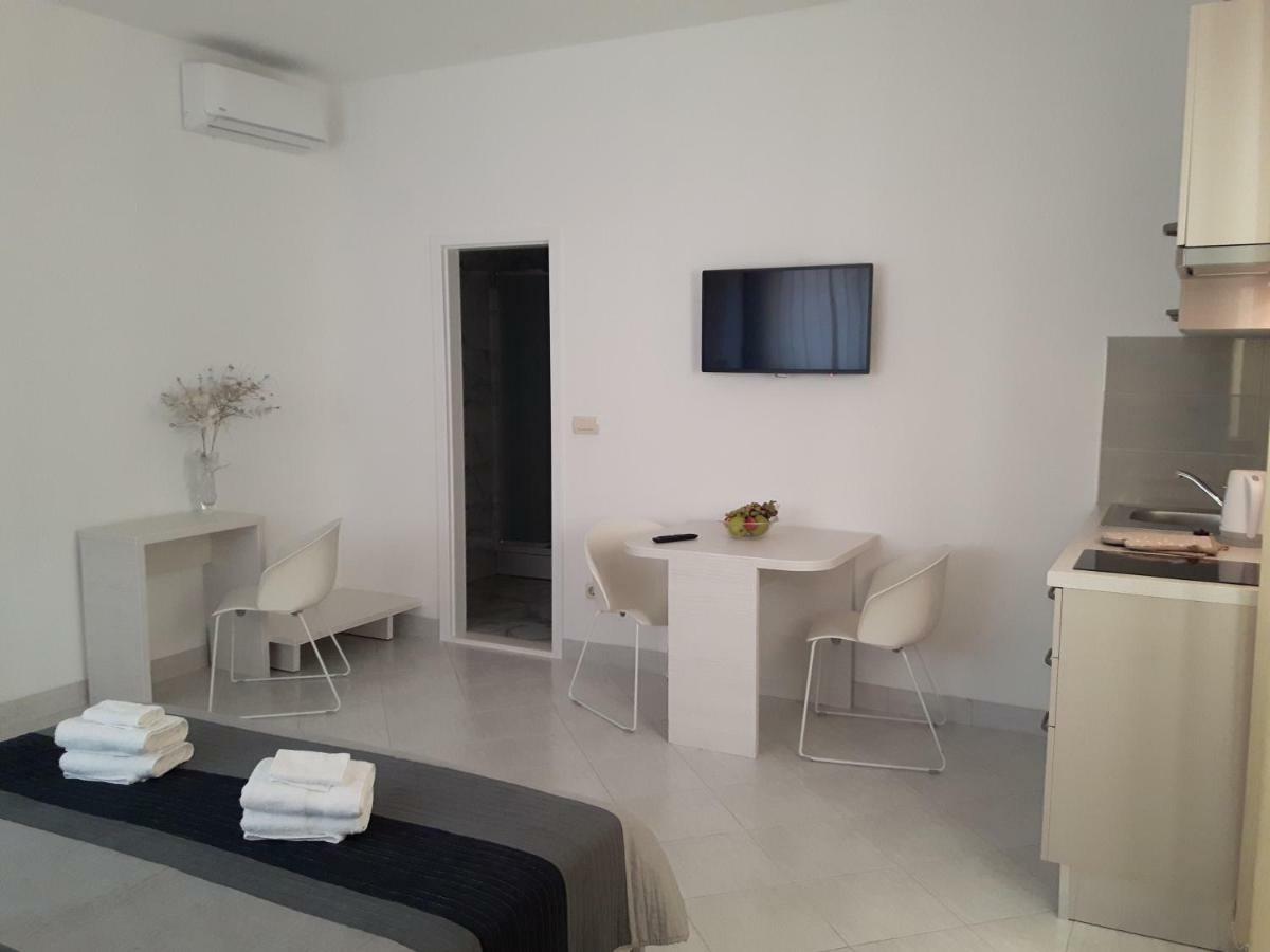 Apartments Nika Trogir Exterior photo