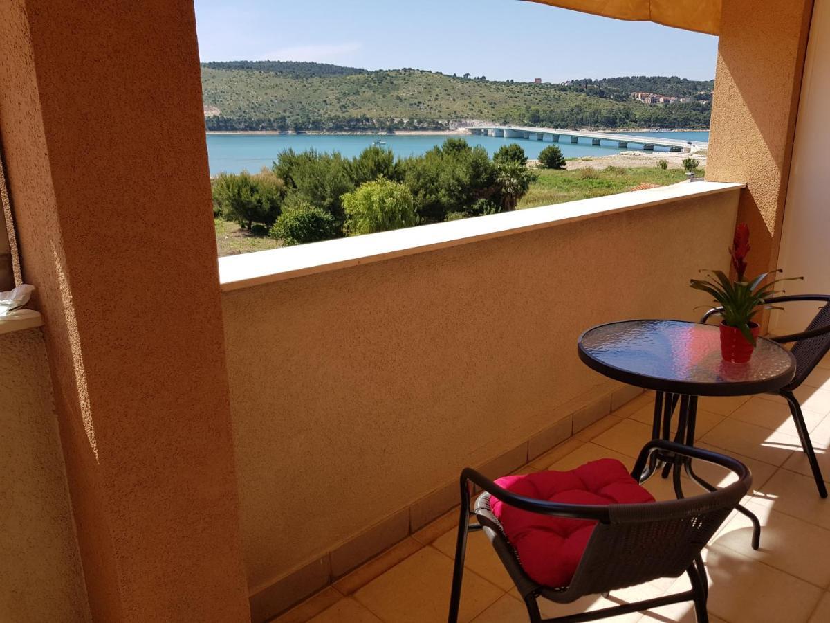 Apartments Nika Trogir Exterior photo